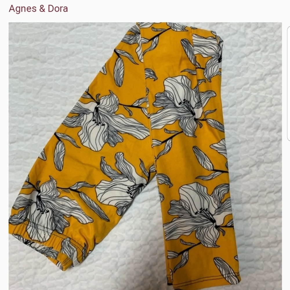 Small/Medium leggings by Agnes & Dora